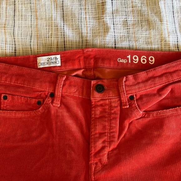 Red corduroy Sexy Boyfriend style Gap pants - Picture 4 of 6